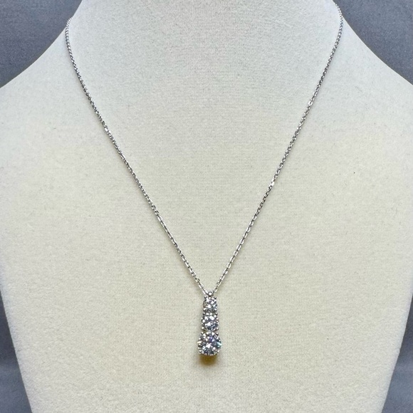 CERTIFIED 1.8CT 3-STONE MOISSANITE DIAMOND PENDANT NECKLACE - Picture 2 of 9